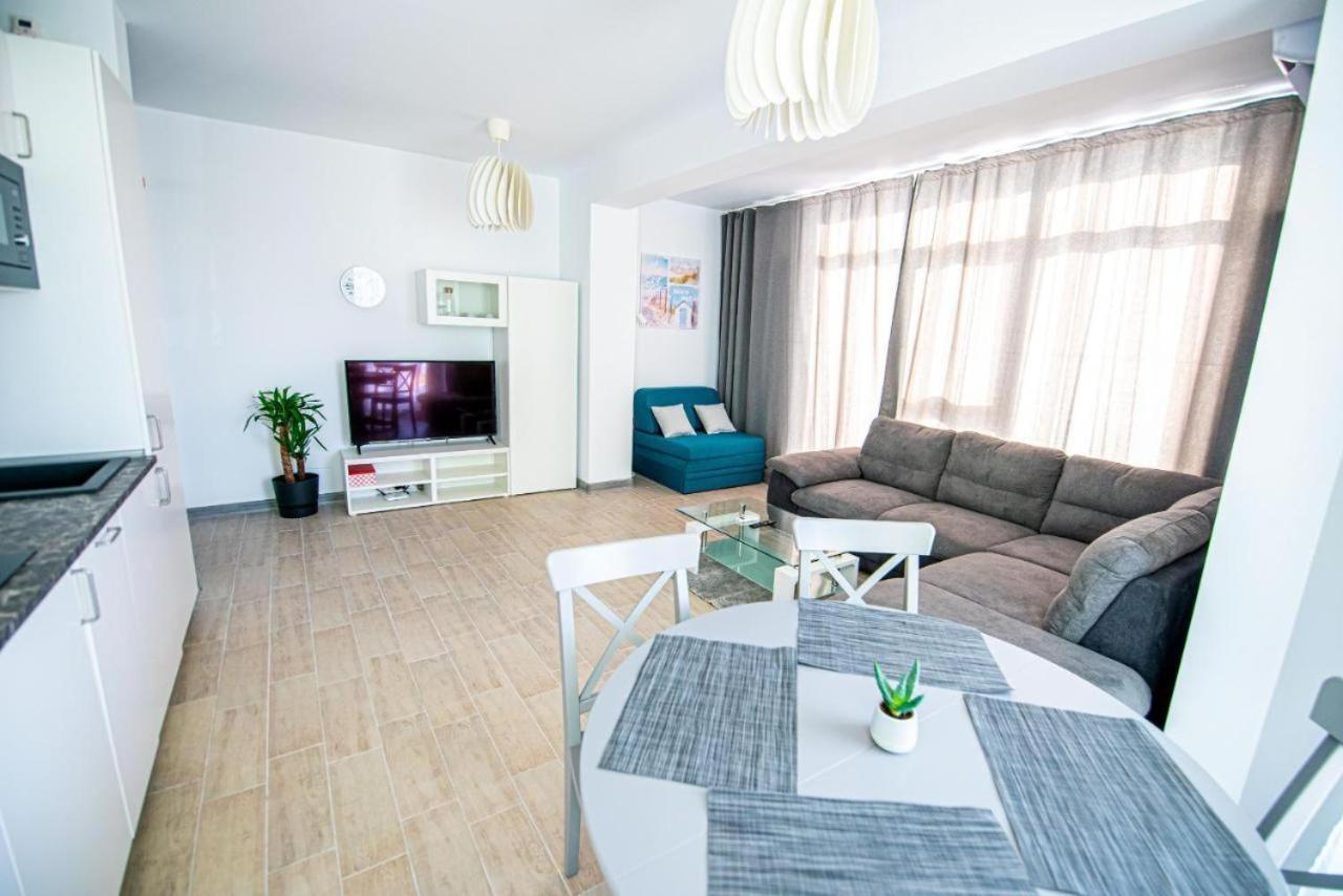 Apartament Katrina - Alezzi Beach - Sea View Năvodari Buitenkant foto